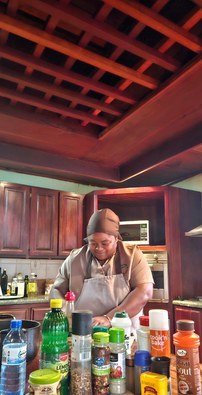 Preparing food in the Seringa kitchen